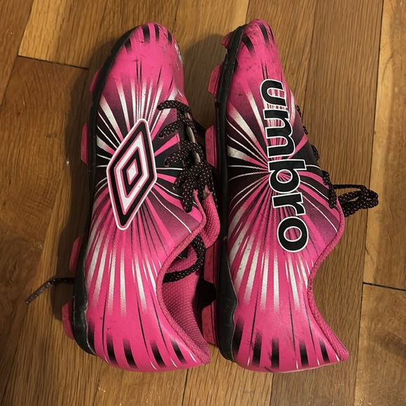Umbro Kids Pink Cleats size 3 - Picture 5 of 8